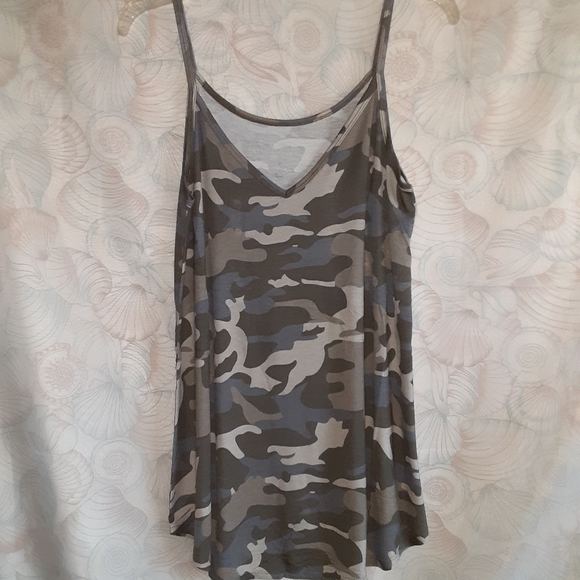 Reversible Camo Tank - Picture 3 of 6
